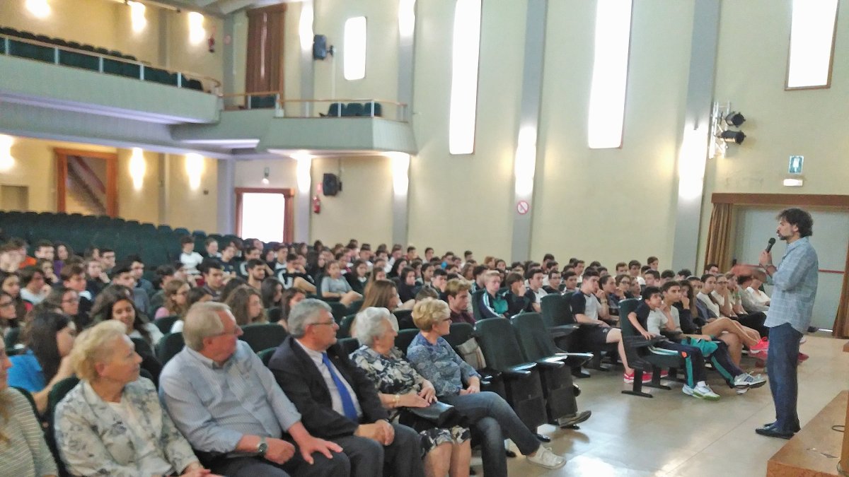 Acto de cierre realizado en el centro educativo.