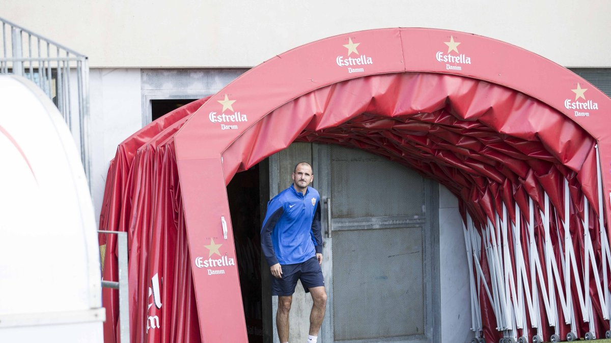 Soriano tiene que sacar al Almería del túnel.