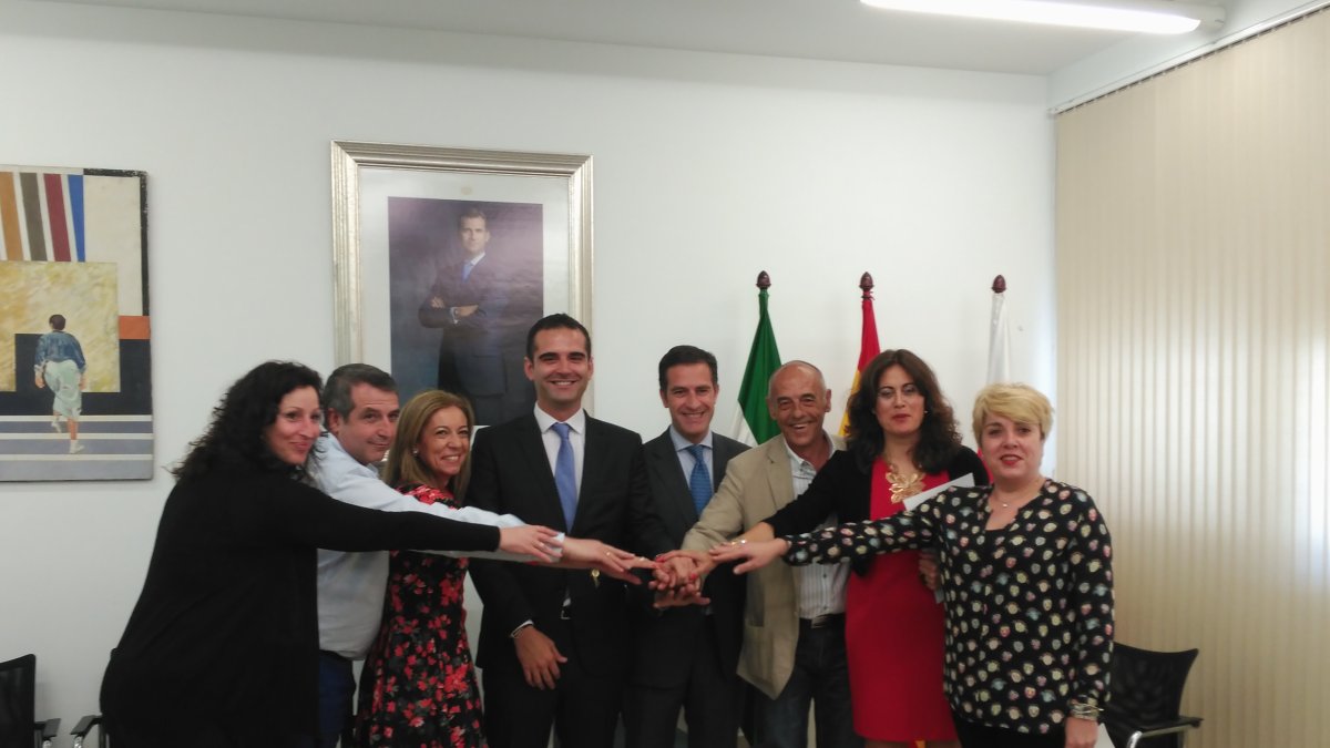 Los firmantes del convenio colectivo municipal
