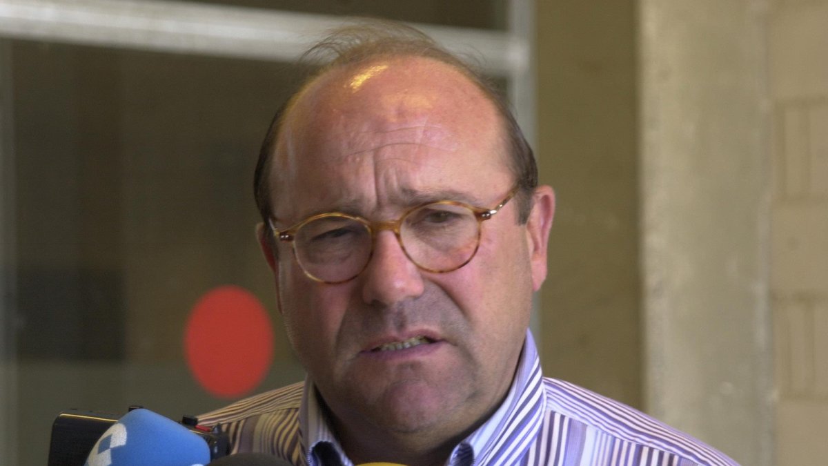 Paco Flores,en su etapa como entrenador del Almería.