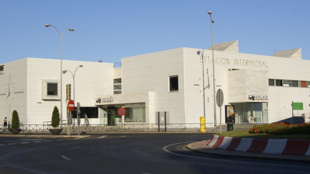 Exterior de la Estación Intermodal de Almería.
