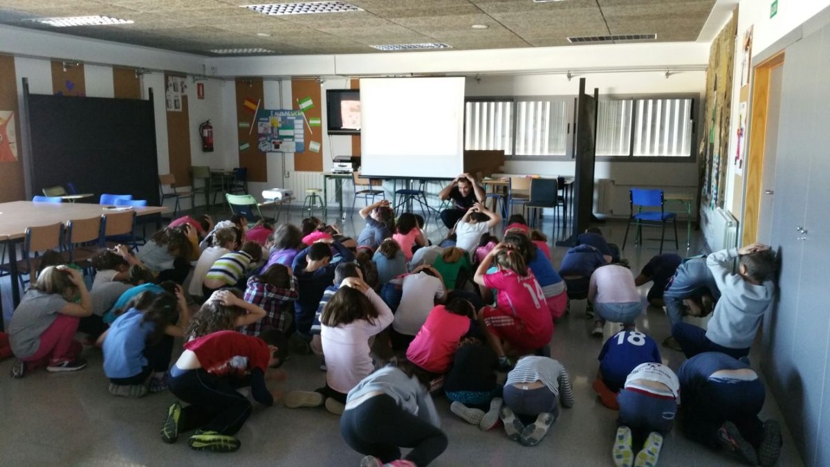 Escolares del CEIP Padre Manjón durante los ejercicios prácticos.