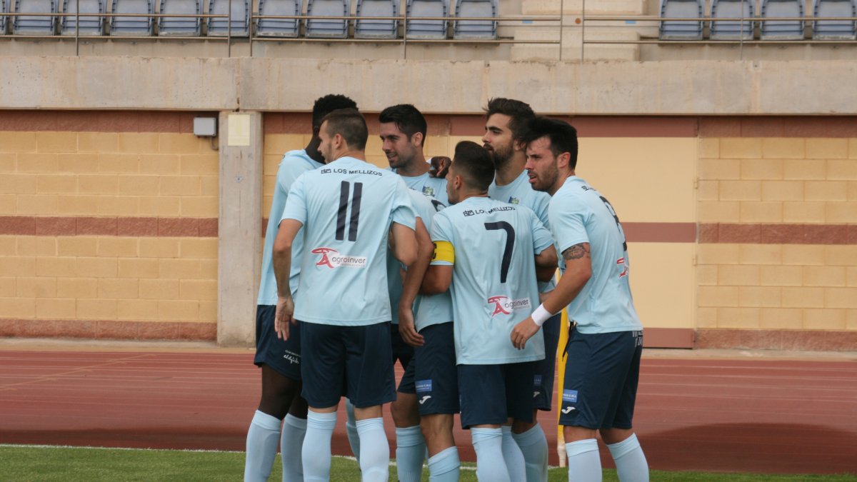 Los jugadores celestes celebrando un gol.