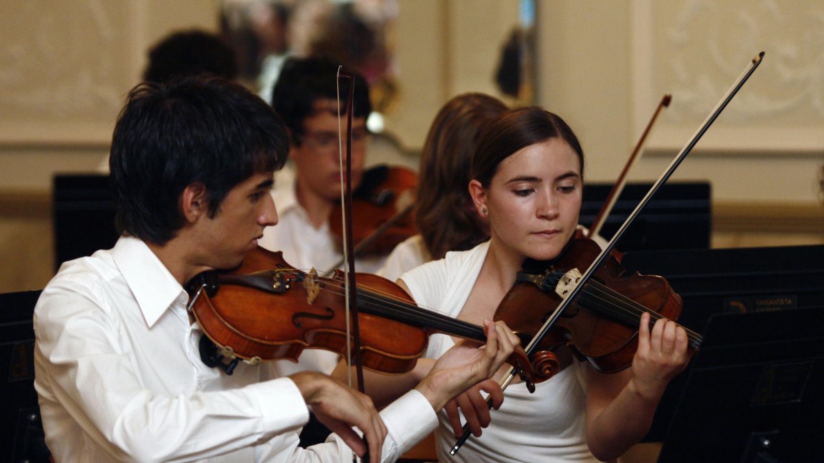 Integrantes de la Orquesta Joven Ciudad de Almería.