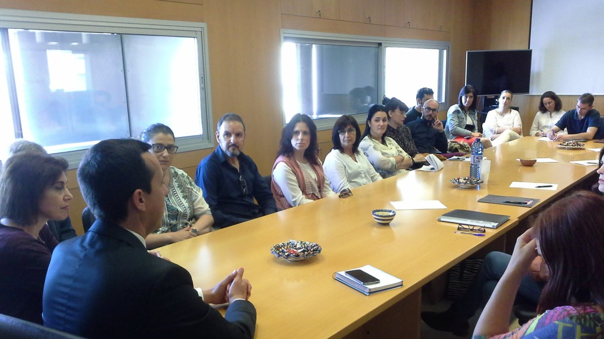Reunión en la delegación de Salud con centros de Atención Temprana.