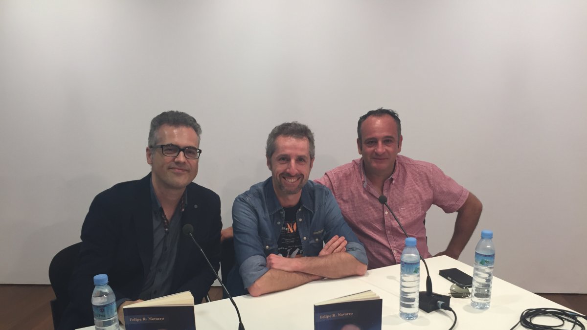 Felipe R. Navarro presentó ‘Hombres felices’ junto a Miguel A. Muñoz y José Francisco Montero.