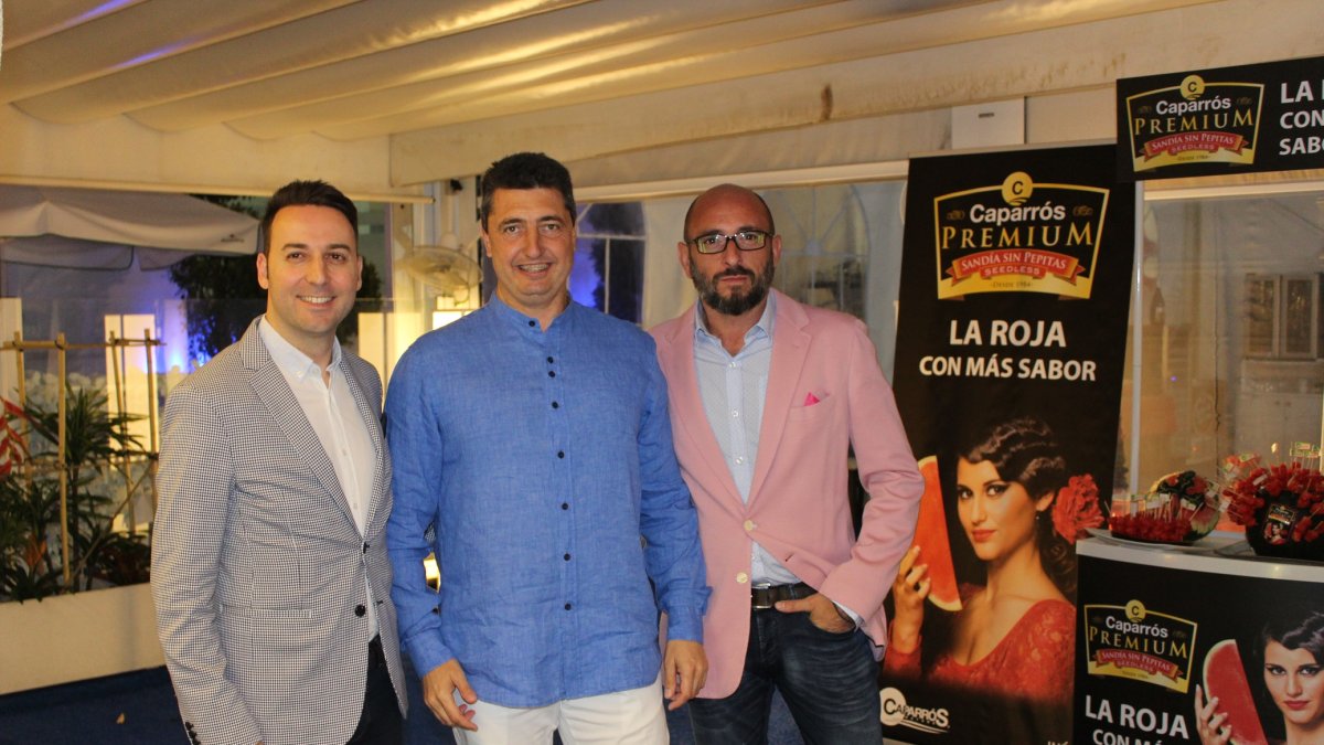 Ricardo Céspedes, director comercial de LA VOZ; José María Tejera, uno de los propietarios de Ego Sport Center; y Salvador Rovira, gerente de Ego Mad