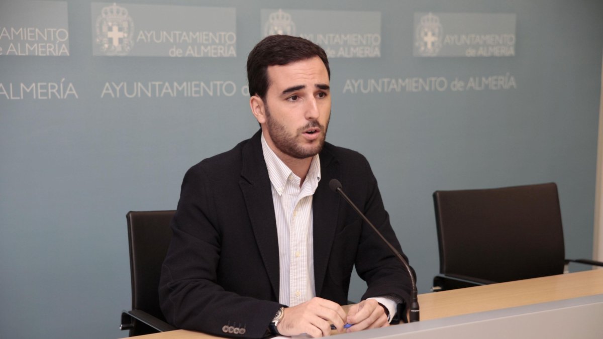 Carlos Sánchez es concejal de Fomento y Playas.