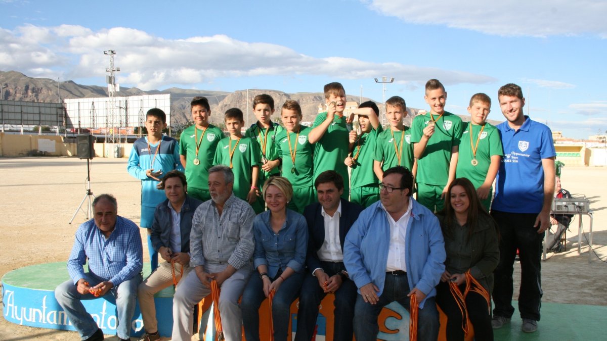 Rubí con la cantera del Parador.