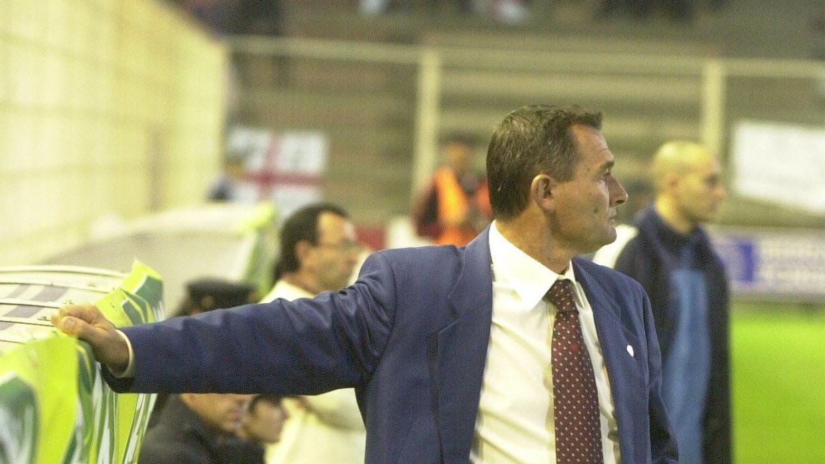 Juan Casuco en el banquillo del Juan Rojas.