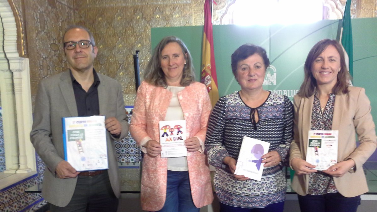 Sebastián López, Pilar Sánchez, Mª Ángeles González y la delegada Francisca Fernández.