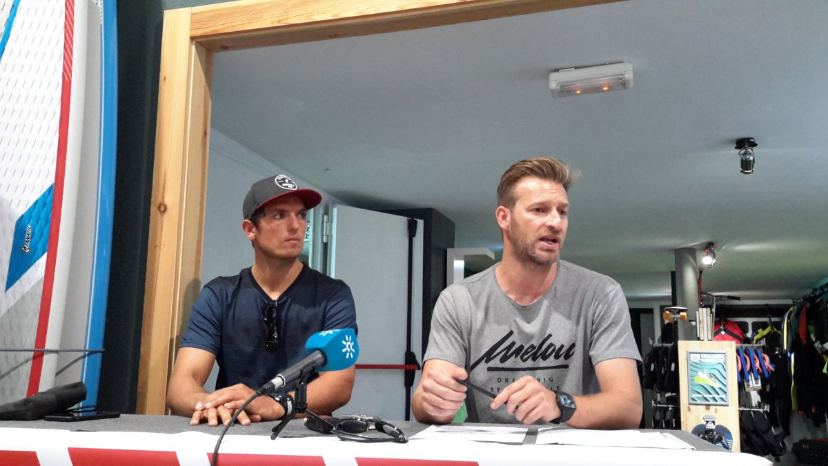 Presentación con Víctor Fernández y Alberto Martín.