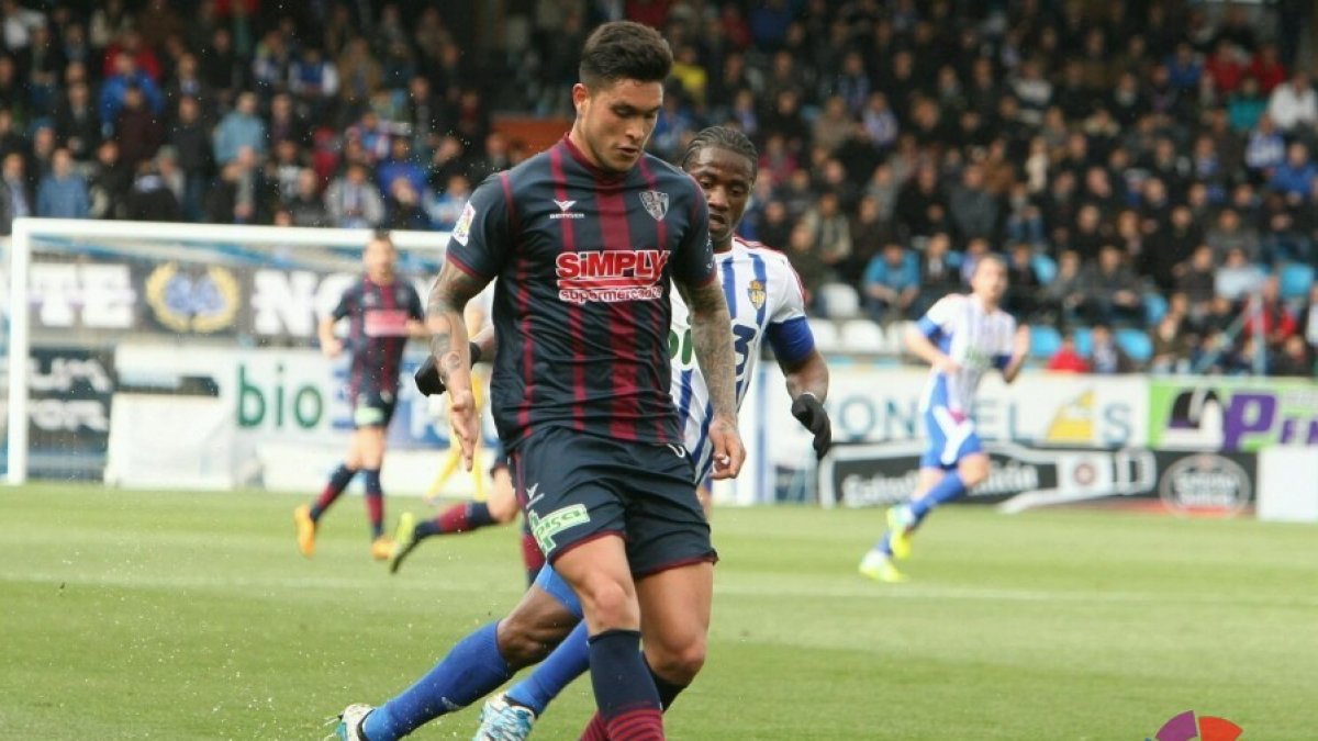 Valentín en el partido Ponferradina-Huesca.