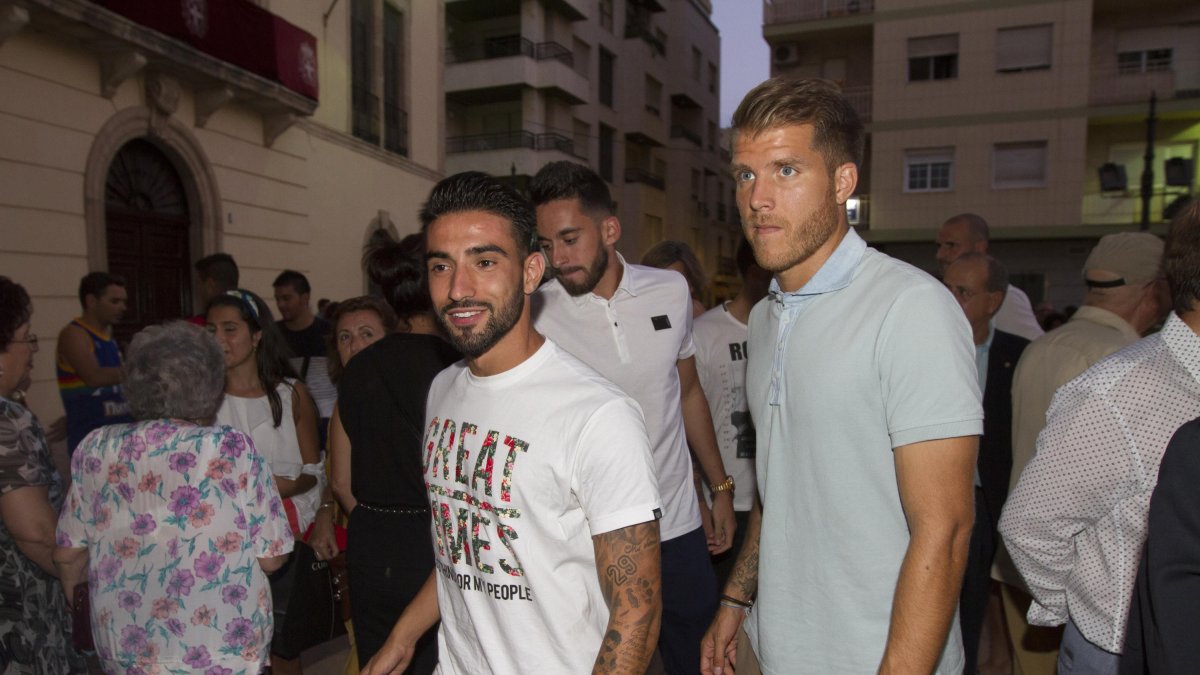 Jorge Morcillo explica la situación del vestuario.