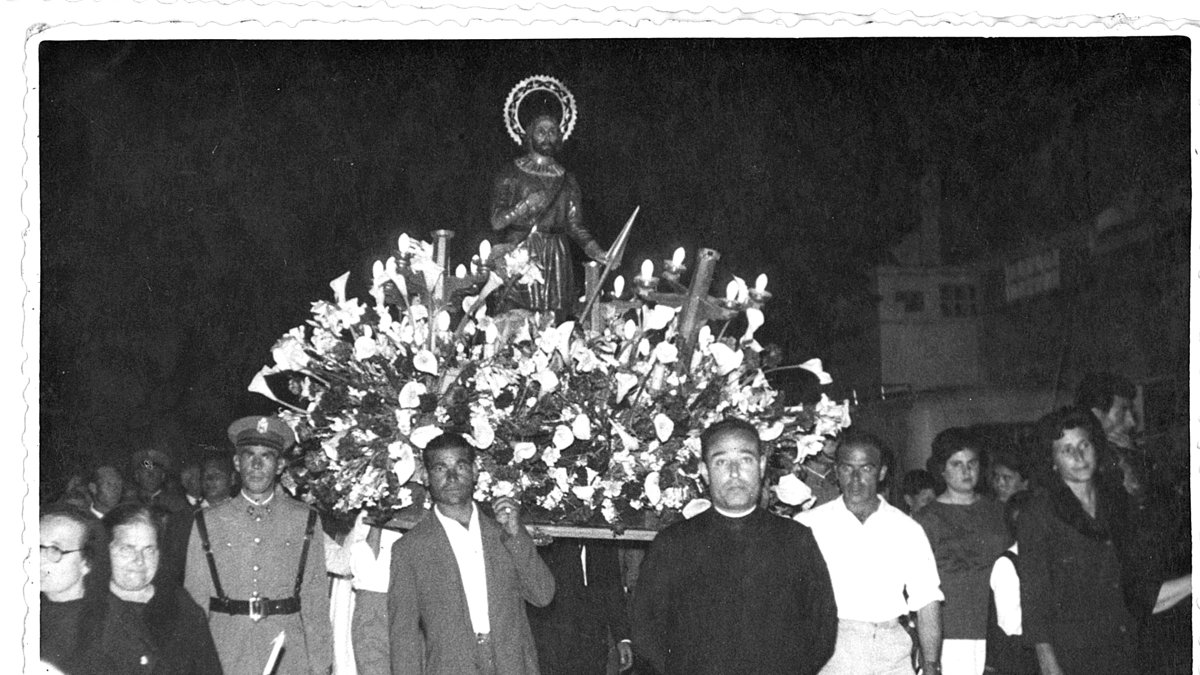 Don josé  presidiendo la procesión de San Isidro Labrador a finales de los años 50.