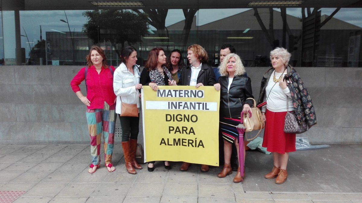 El PP con la Asociación Protege tus Derechos por el Materno-Infantil.