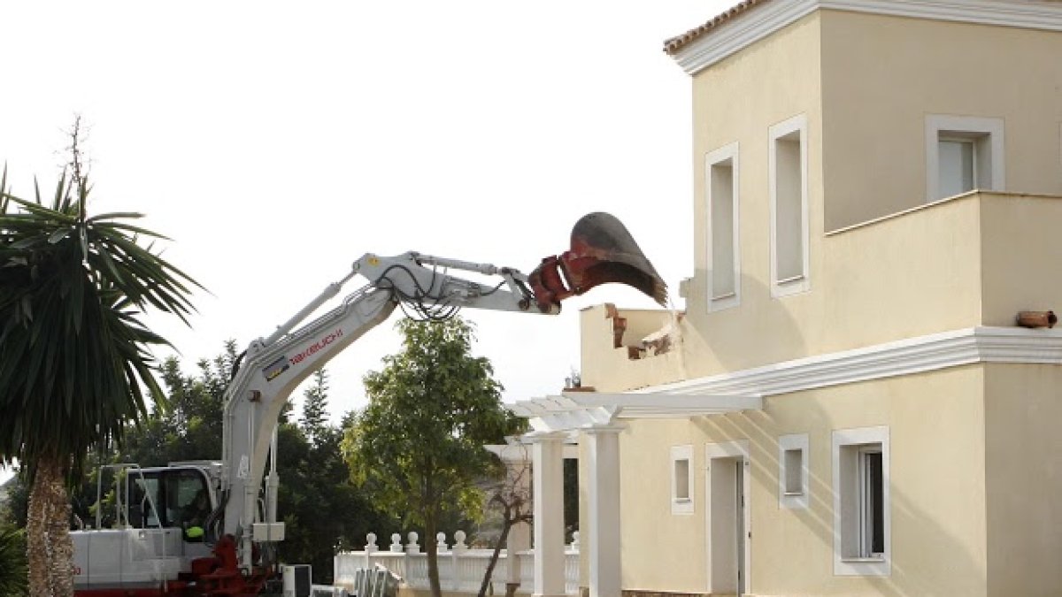 Demolición de la casa de los Prior en 2008.