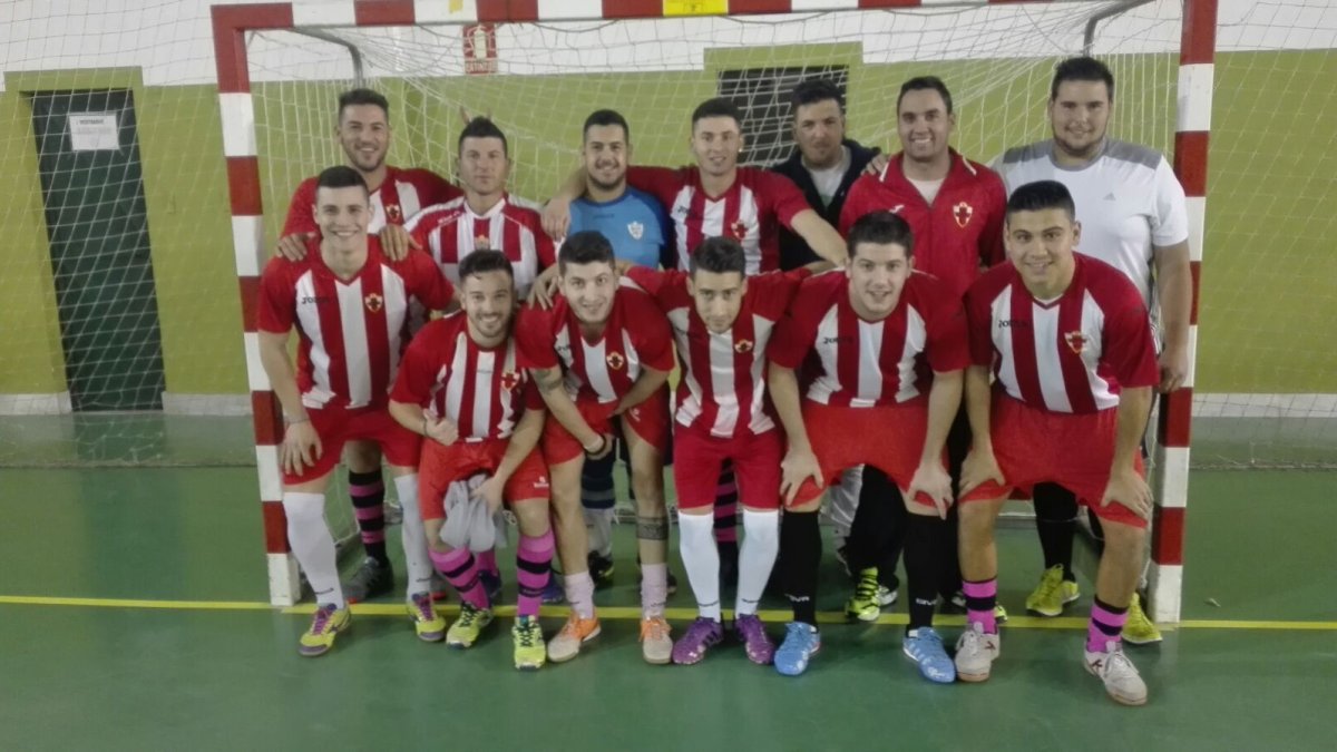 Los reyes de la pista visten de rojiblanco.