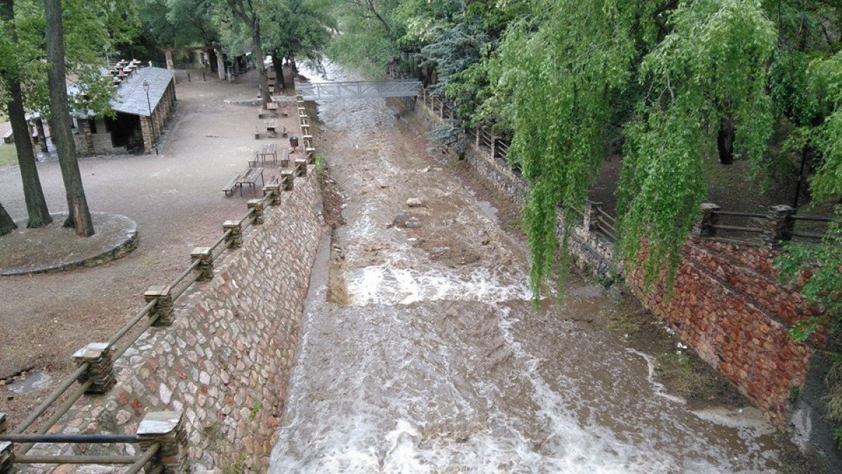 Agua por el Andarax en una foto del Ayuntamiento.