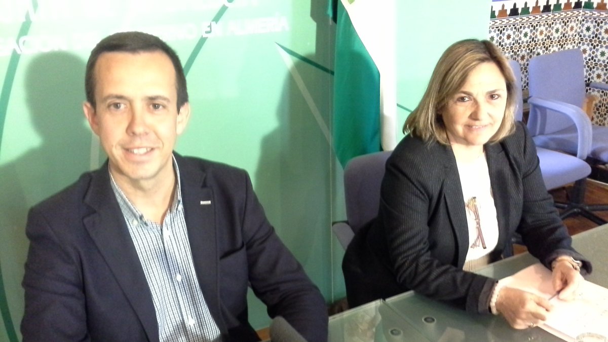 José María Martín y Francisca Pérez en rueda de prensa.