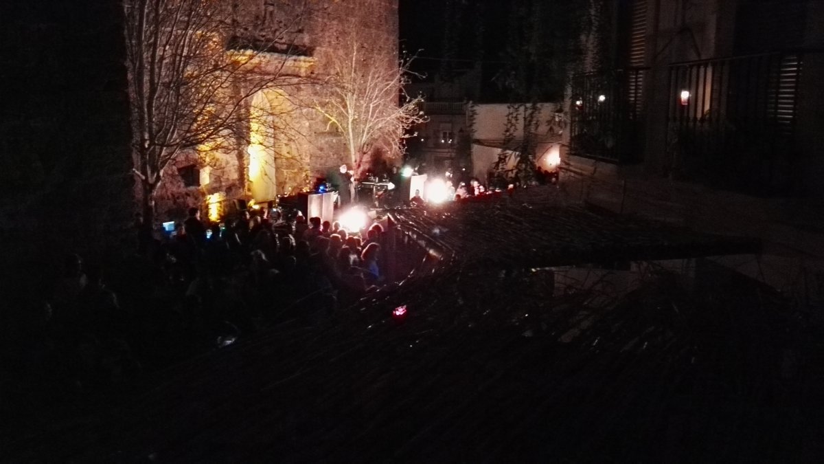 La plaza de la iglesia, centro de la noche más mágica del año