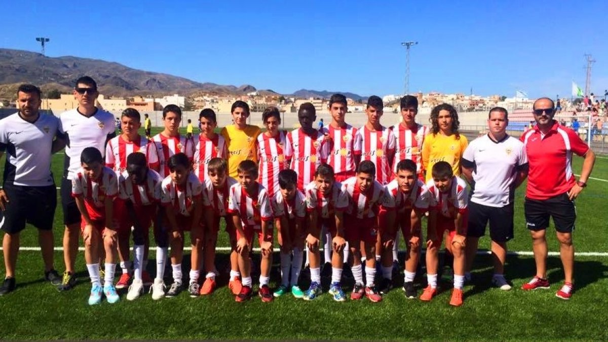 El Almería con su cantera en la pasada edición.