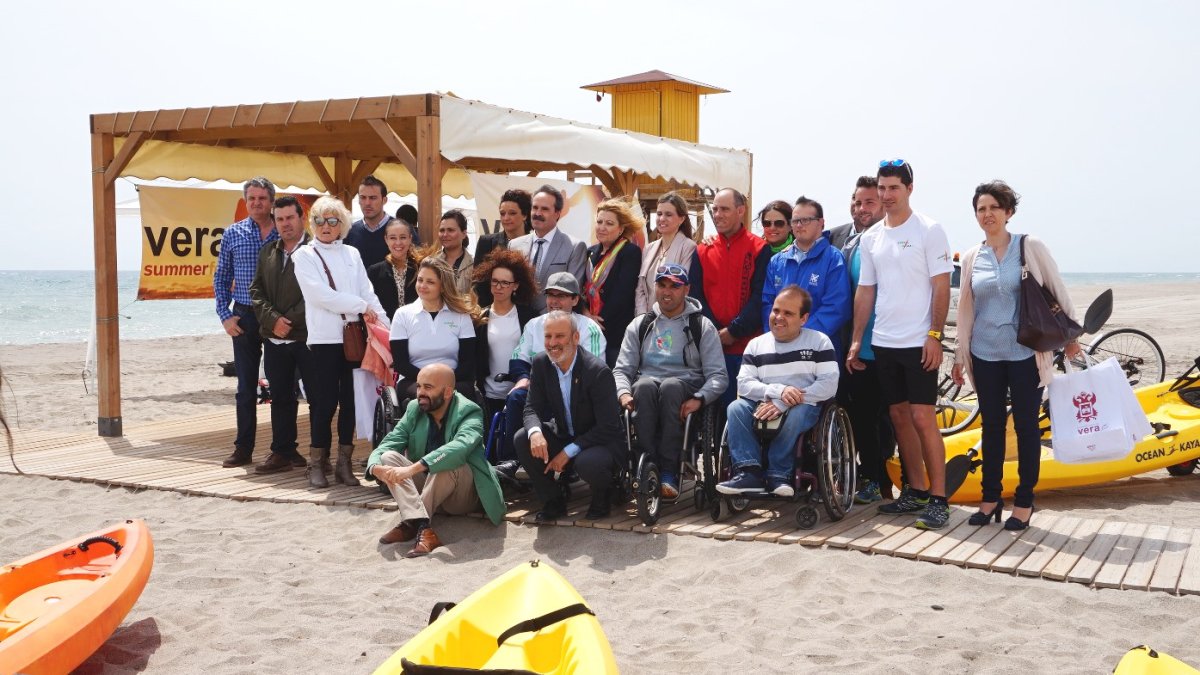 Asistentes a la presentación del centro.