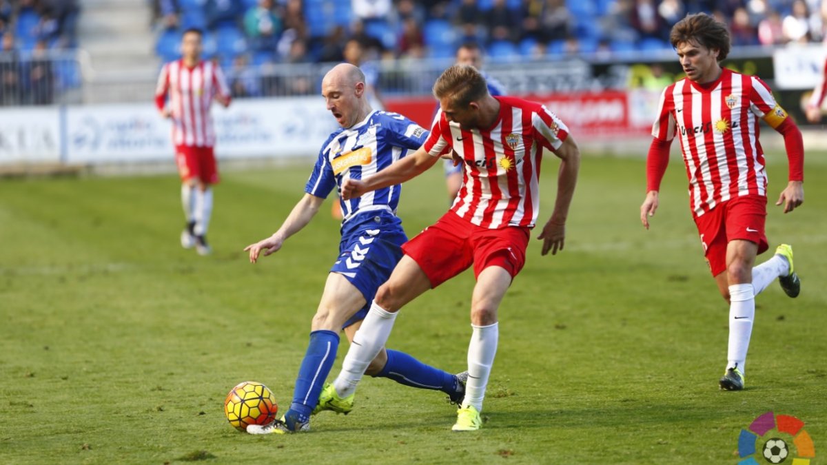 Saveljich es el líder de la defensa en el Almería.
