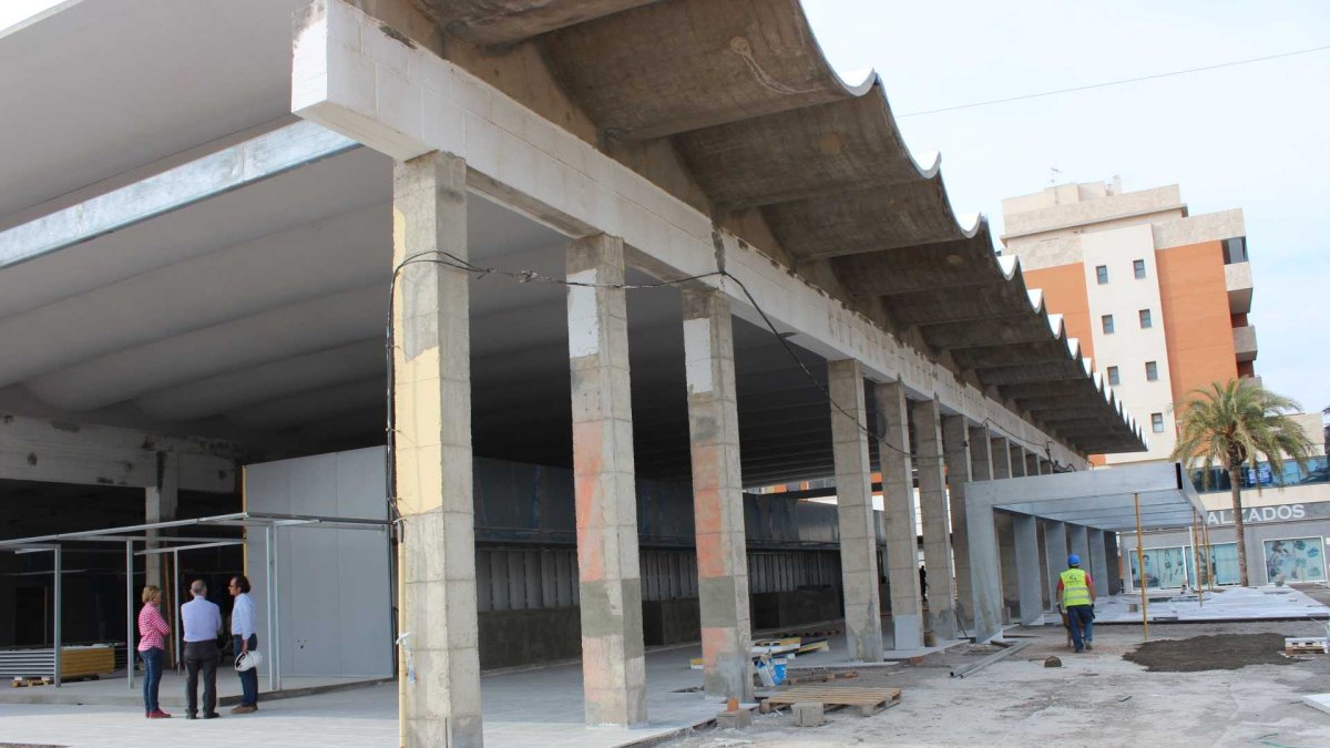 Las tres grandes obras de Roquetas son el Parque de Los Bajos, el Mercado y el centro deportivo de Las Marinas.