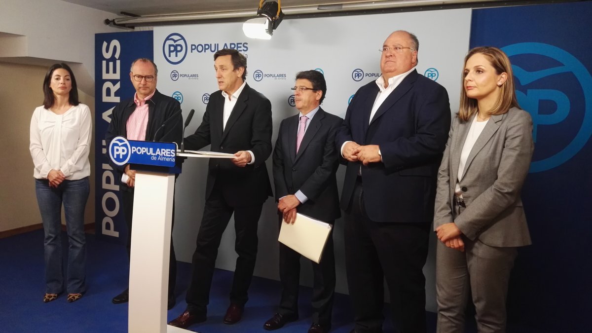 Diputados y senadores del PP.