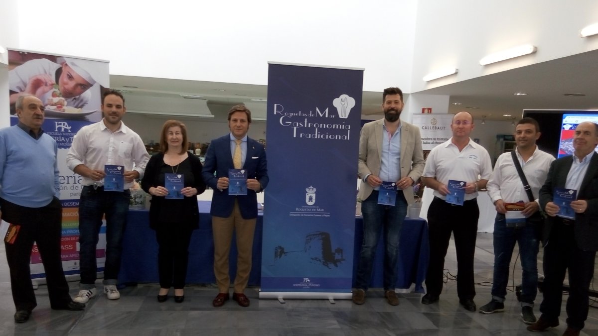 Presentación de la guía virtual, con sus responsables y representantes de los restaurantes que participan en ella.