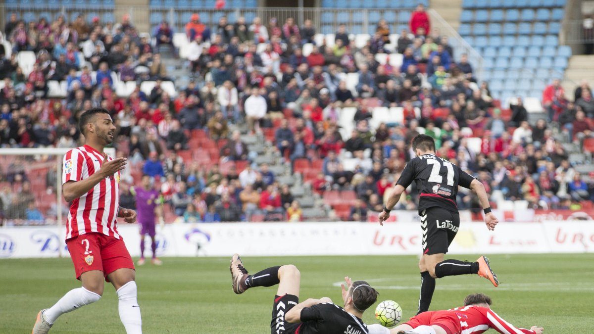 El Almería ha remontado el vuelo en la segunda vuelta.