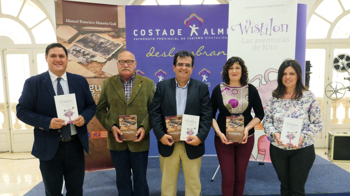 Presentación de dos de las últimas publicaciones del IEA, ayer en Diputación.