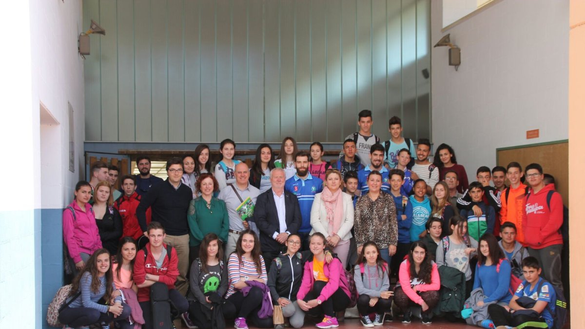 Hasta el alcalde de Benahadux se sumó a la fiesta.