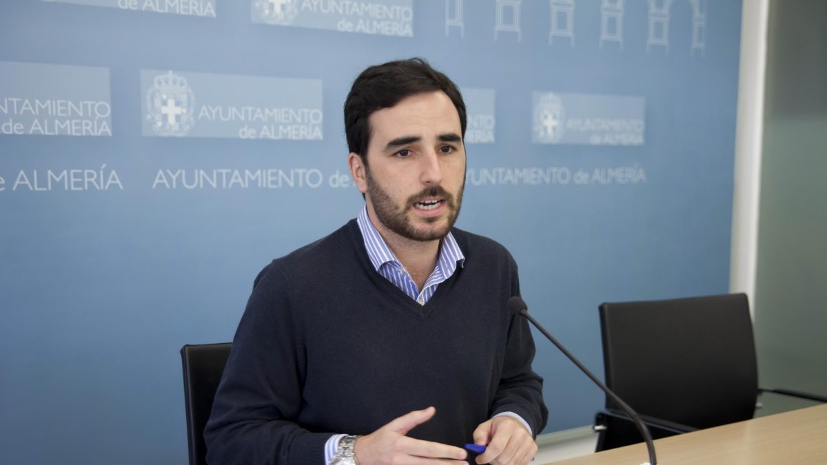 Carlos Sánchez, concejal de Fomento, Comercio y Playas