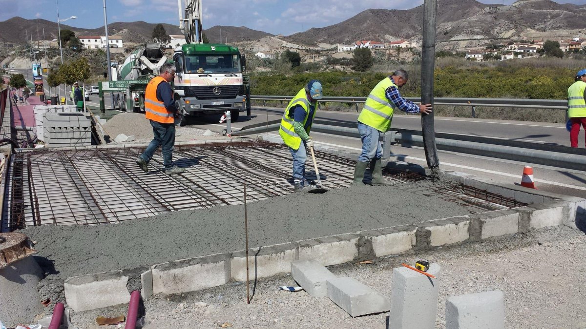 Obra pública en el acceso a Arboleas en una imagen de archivo.