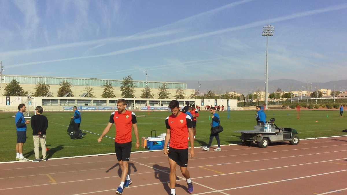 Esteban Saveljich y Teto Goñi se retiran del entrenamiento.