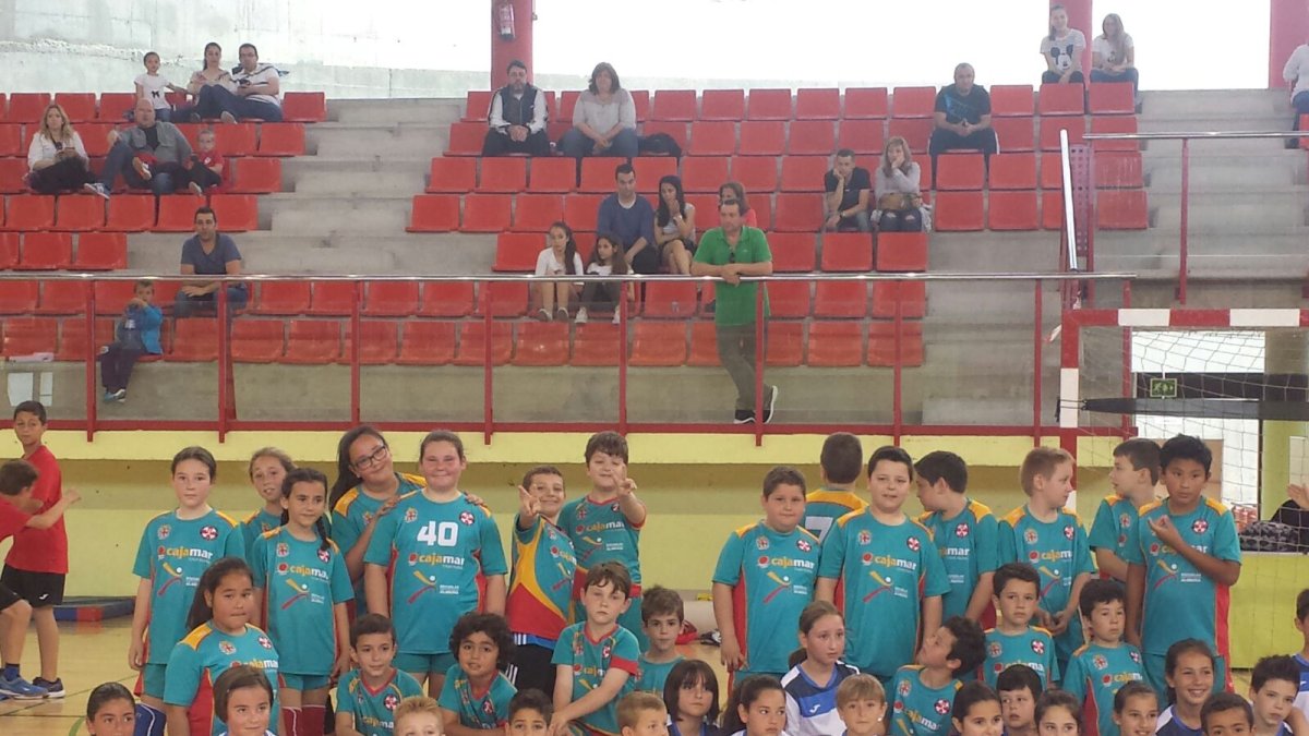 Los equipos en la pista.