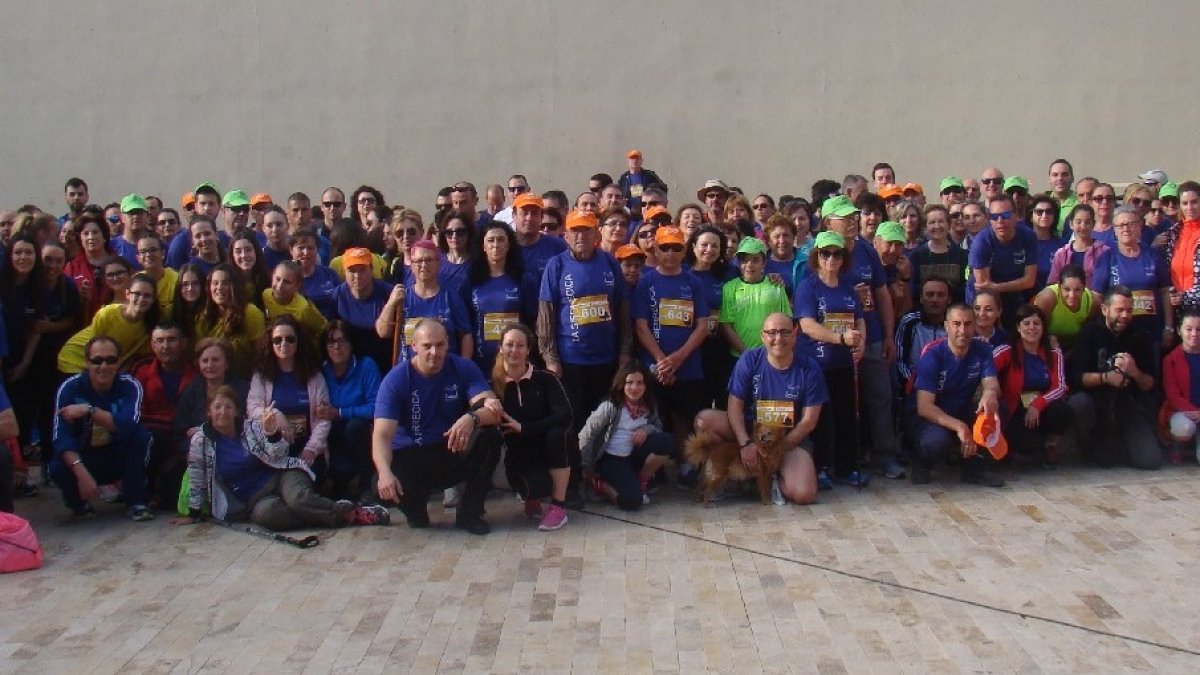 Foto en grupo de los participantes.