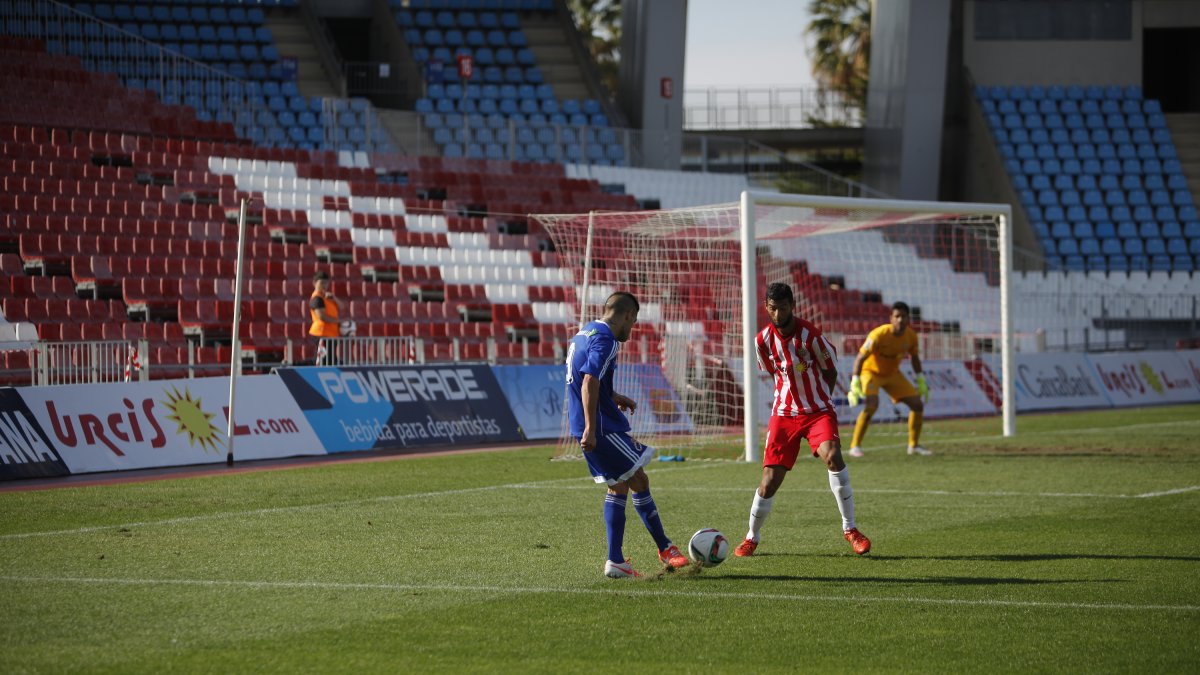 Partido de la primera vuelta entre Almería B y Balona.