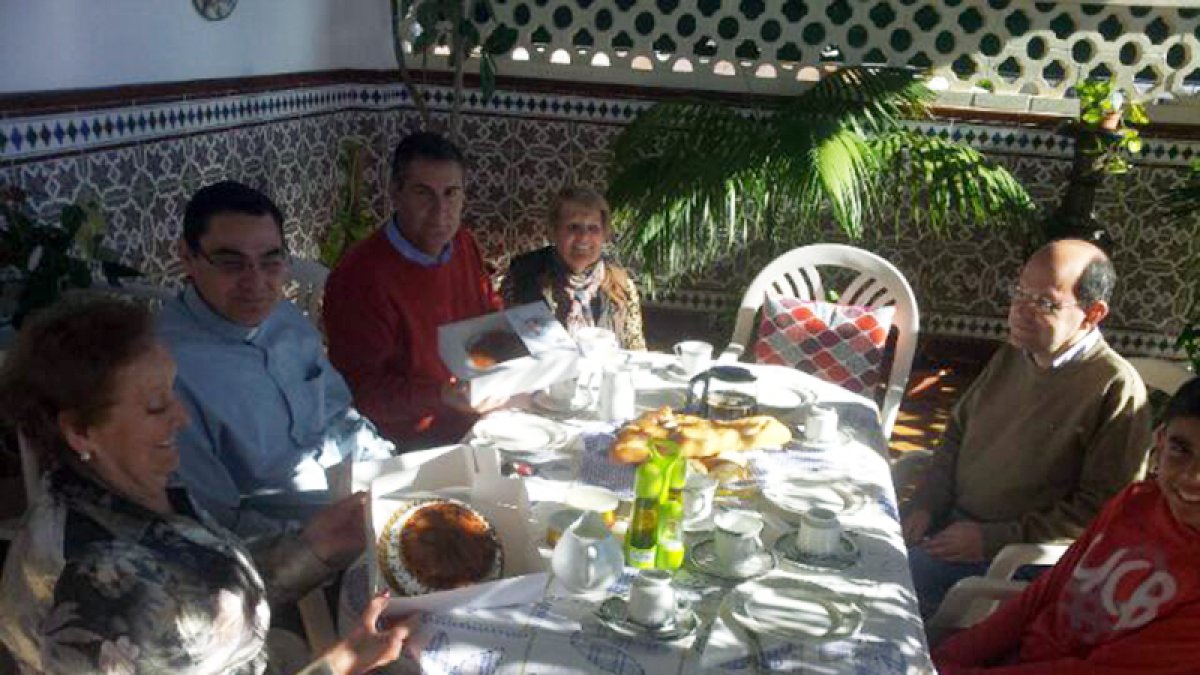 Una de las catas en casa de Cándida Lirola
