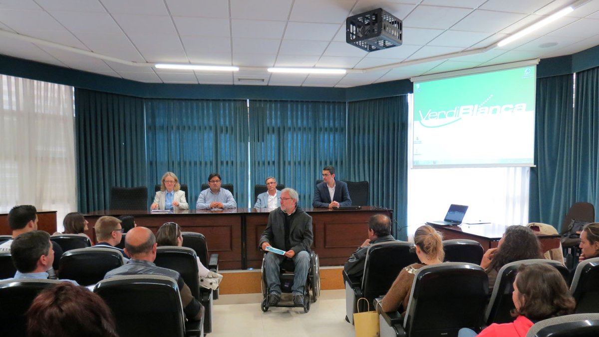 La actividad fue celebrada en la Universidad de Almería.