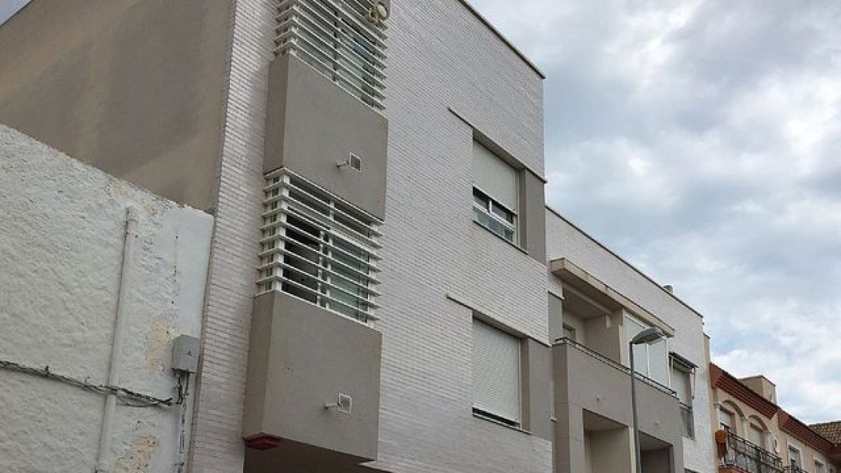 La hipoteca de esta vivienda en Roquetas sale por 30 € al mes