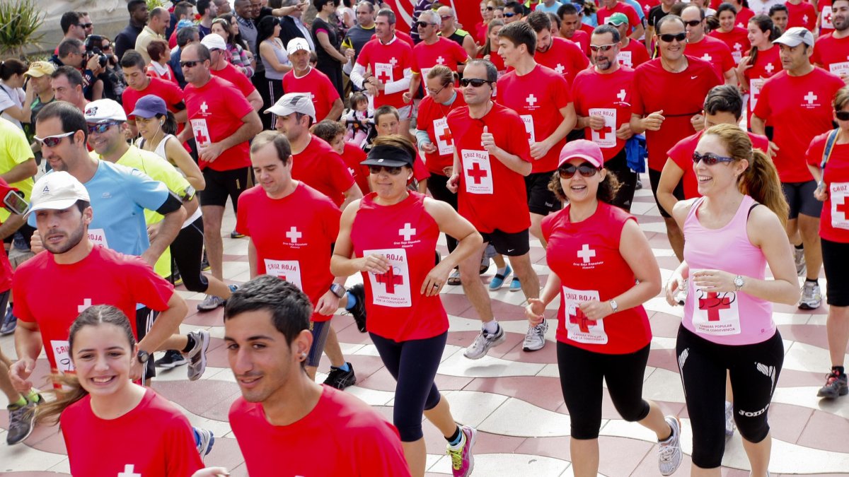 Participantes en una de las últimas ediciones de la carrera popular de Cruz Roja