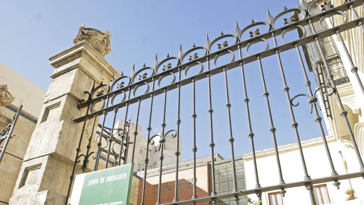 Exterior de la Delegación del Gobierno de la Junta de Andalucía.