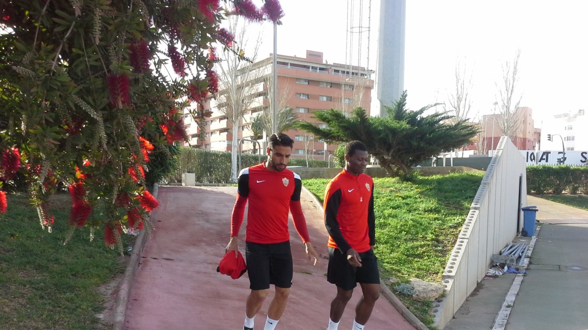 Vaya par de fichajes estrella en el Almería uno de invierno y el otro de verano: Uche y Chuli.