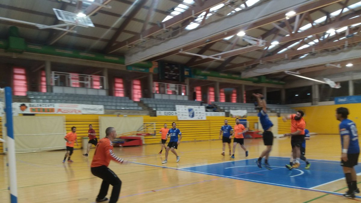 Balonmano Cantera Sur El Ejido en acción.