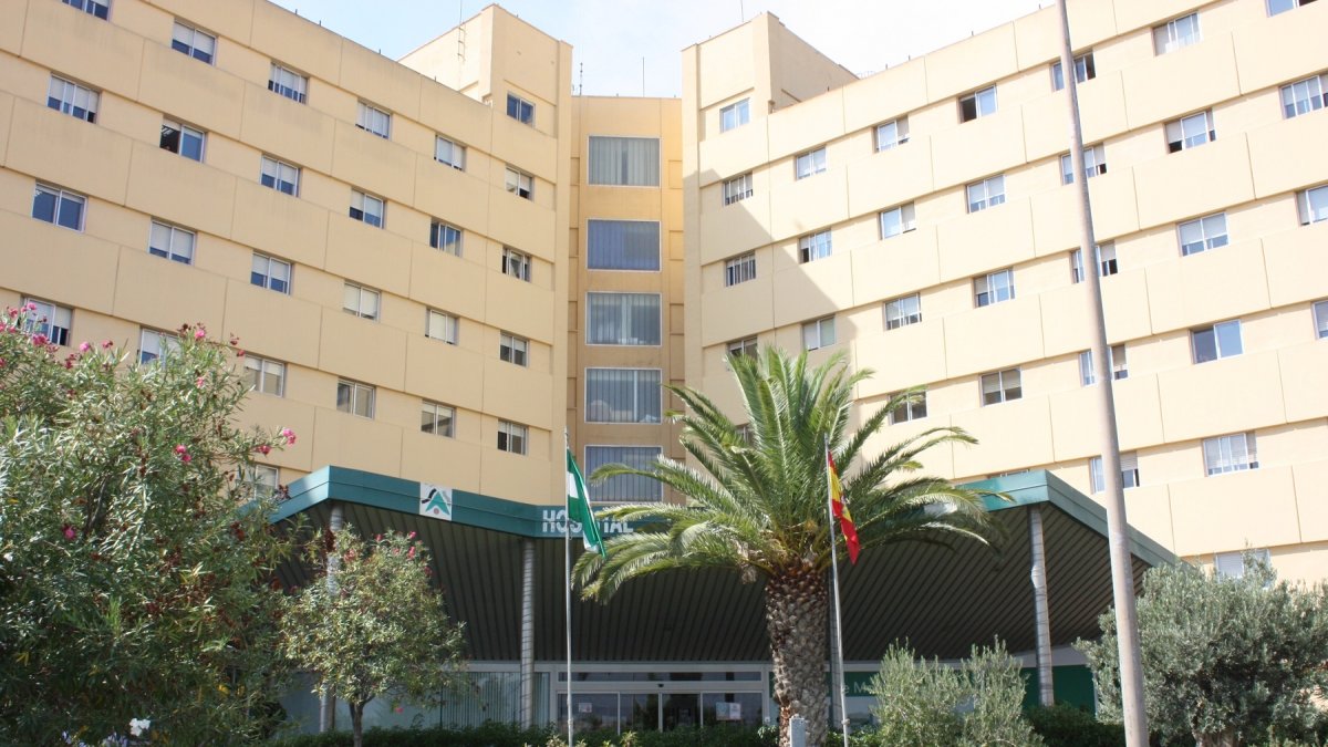 Acceso principal al Complejo Hospitalario Torrecárdenas.