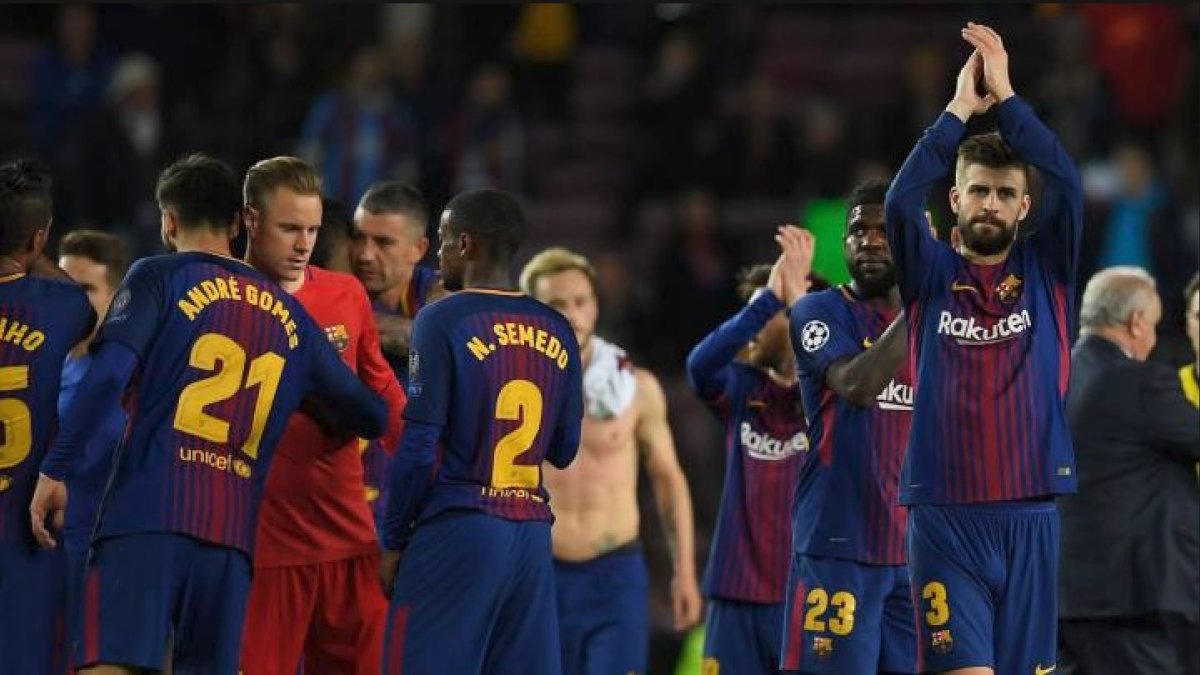 Los jugadores del Barça celebrando la victoria.