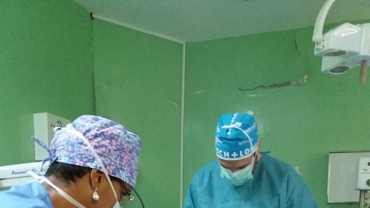 El doctor Joaquín Fernández, Director Médico de Qvision, momentos antes de una intervención.